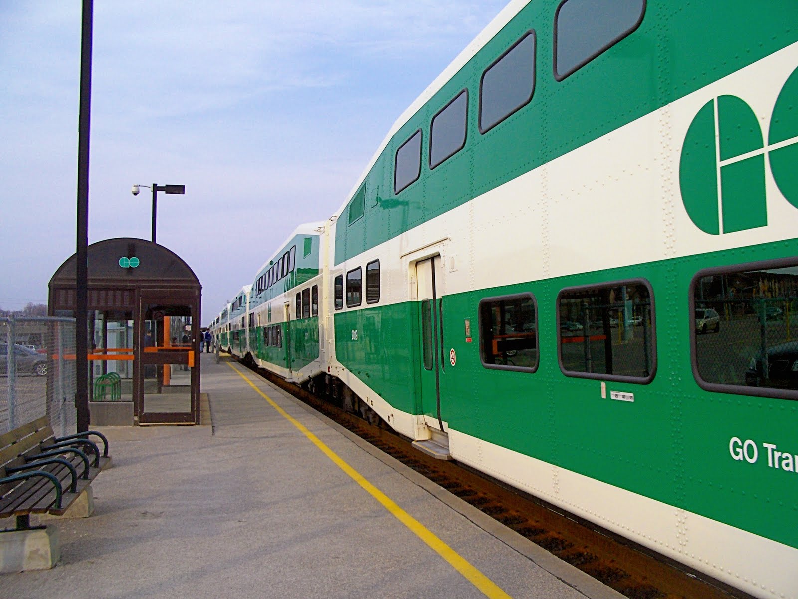 Go Train At Rouge Hill 